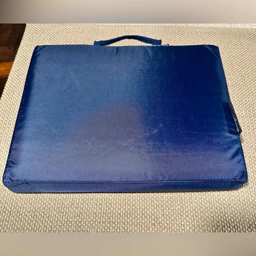 University of Michigan stadium seat cushions “Go Blue” - Picture 5 of 5